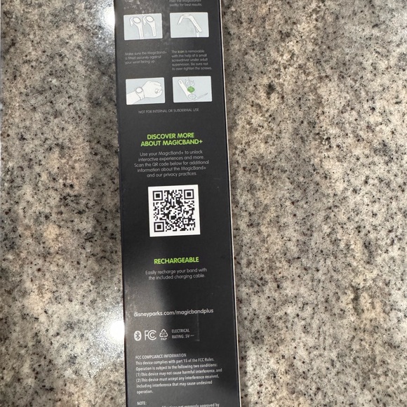 Disney MagicBand Marvel - Picture 2 of 2